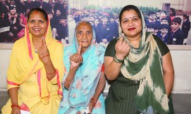 एम्बुलेंस से वोट देने पहुंची हार्ट सर्जरी की मरीज, महिलाओं और बुजुर्गों में भी दिखा उत्साह