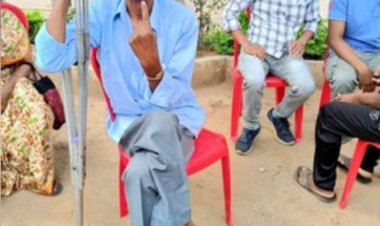 झारखंड में मतदाताओं ने नकार दिया नक्सलियों के चुनाव बहिष्कार का फरमान, दोपहर एक बजे तक 43.80 फीसदी मतदान