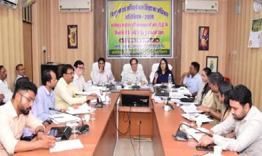 आरटीई अंतर्गत प्रवेशित विद्यार्थियों के साथ भेदभाव का व्यवहार नहीं होना चाहिए- कलेक्टर