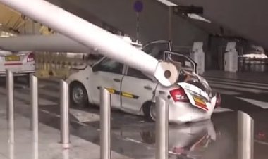 दिल्ली के इंटरनेशनल एयरपोर्ट बड़ा हादसा, छत गिरी, कारें दबी