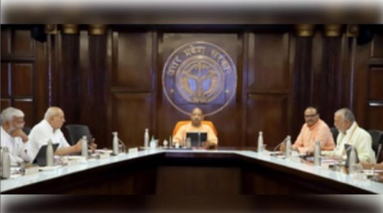 यूपी में नई तबादला नीति को हरी झंडी, सरकारी कर्मचारियों को भी मिली सौगात