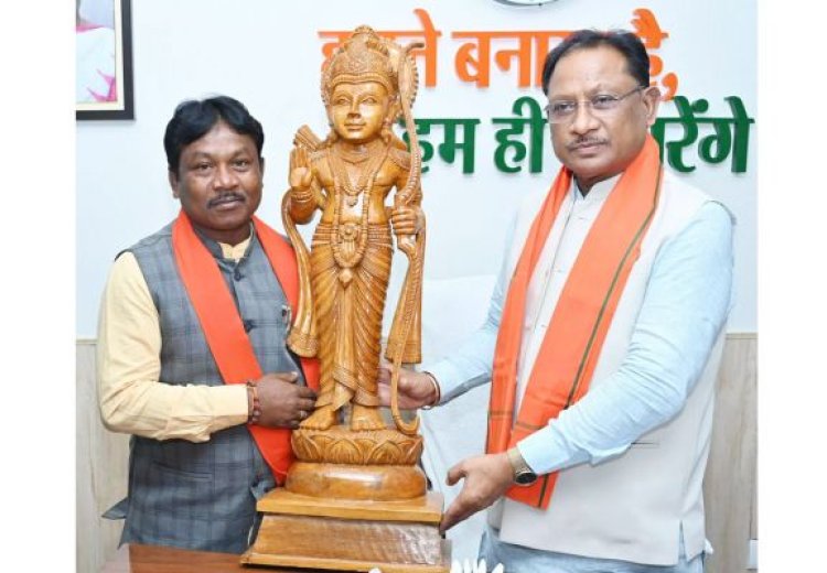 बस्तर के नवनिर्वाचित सांसद महेश कश्यप ने की CM से मुलाकात