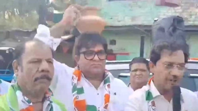 दिल्ली की सड़कों पर AAP सरकार के खिलाफ कांग्रेस का मटका फोड़ प्रदर्शन