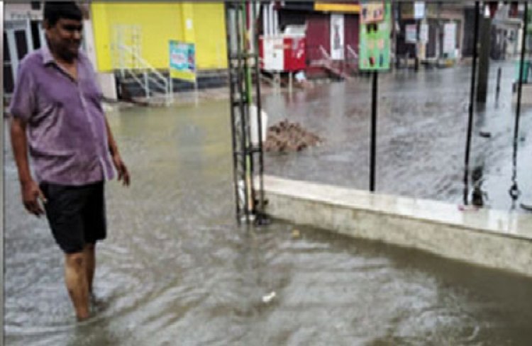 दिल्ली में बारिश ने तोड़ा 88 साल का रिकॉर्ड, पूरा एनसीआर पानी-पानी