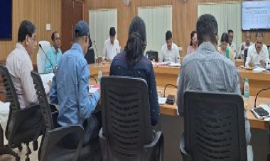 त्रुटि सुधार की आवेदनों का गंभीरता से समय सीमा में करें निराकरण : कलेक्टर