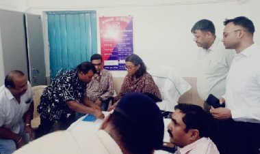 बिलासपुर रेलवे मंडल के मुख्य महाप्रबंधक नेनु जी का आगमन दल्ली राजहरा स्टेशन में हुआ