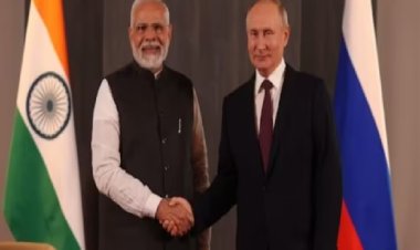 पीएम मोदी पहुंचे रूस के मॉस्को
