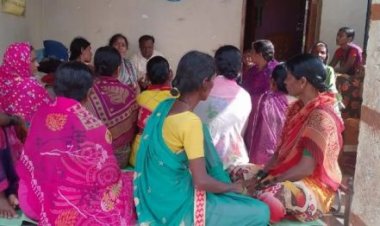भारत: फंडिंग रुकने से कैसे टूट रही है एनजीओ की कमर