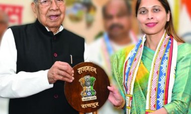 राज्यपाल हरिचंदन सेे डॉ. दावड़ा को मिला राजकीय गमछा-स्मृति चिन्ह