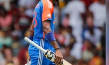 फिटनेस महत्वपूर्ण है, हार्दिक को जितना हो सके उतना खेलना चाहिए : शास्त्री