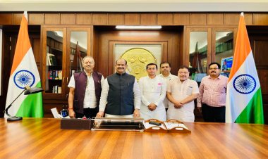 लोकसभा अध्यक्ष ओम बिरला से छत्तीसगढ़ भाजपा प्रदेश विशेष आमंत्रित सदस्य प्रीतेश गाँधी ने की सौजन्य मुलाक़ात