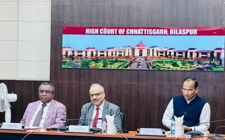 लोक अदालत में अधिक से अधिक राजीनामा योग्य प्रकरणों का करें निराकरण : चीफ जस्टिस सिन्हा