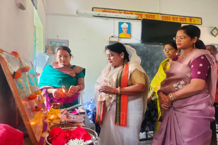 डॉ श्यामा प्रसाद मुखर्जी के जयंती पर वृक्षारोपण  चिद्दों में