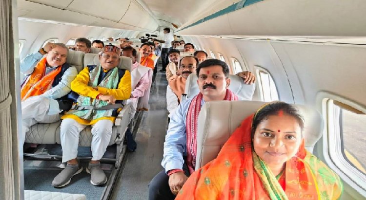 मुख्यमंत्री श्री विष्णु देव साय और पूरा मंत्रिमण्डल राम काज और राम भक्ति की गहरी भावना जय श्री राम के जयघोष के साथ भांचा राम के दर्शन के लिए अयोध्या धाम रवाना