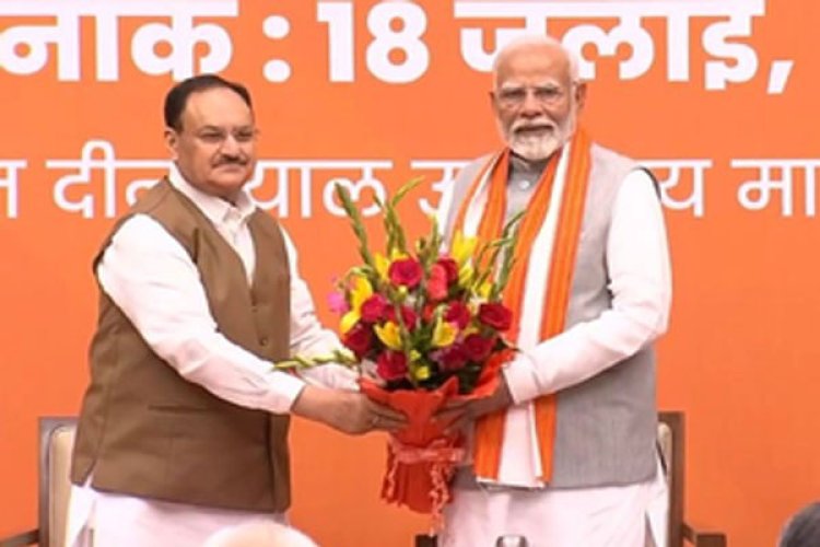 पीएम मोदी ने भाजपा मुख्यालय के कर्मचारियों के साथ किया 'स्नेह मिलन' संवाद