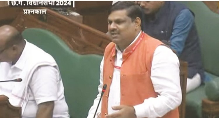 मरीजों के टांके खुलने की शिकायत पर गजेंद्र यादव ने विधानसभा में उठाया सवाल