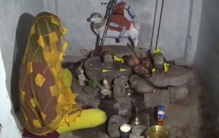 अन्न-जल त्यागकर शिव भक्ति में लीन हुई युवती, जंगल में कर रही तपस्या...