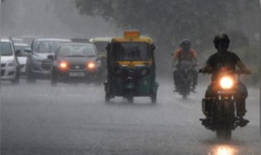दिल्ली-एनसीआर में बारिश बनी आफत, 3 हजार लोगों ने फोन पर मांगी मदद, 10 की मौत