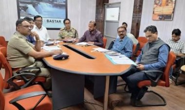 मुख्य सचिव ने सड़क व पुल-पुलिया निर्माण सहित मोबाईल टॉवर स्थापना की समीक्षा की