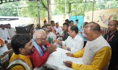 न्यूजीलैंड में आयोजित कॉमनवेल्थ गेम्स में सिल्वर मेडल जीतने वाली रीता के माता-पिता ने मुख्यमंत्री का जताया आभार