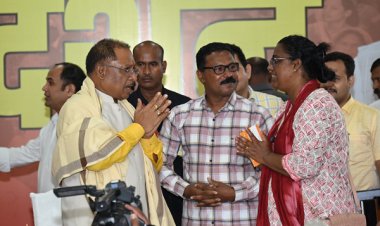 रायपुर : न्यूजीलैंड में आयोजित कॉमनवेल्थ गेम्स में सिल्वर मेडल जीतने वाली रीबा बेन्नी के माता-पिता ने मुख्यमंत्री का जताया आभार