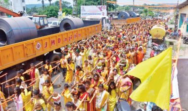 इंद्रावती से जल लेकर 505 कांवडिय़े भोपालपटनम के शिव मंदिर पहुंचे, किया जलाभिषेक