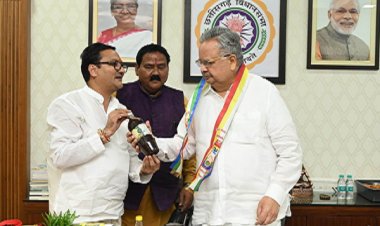 विस अध्यक्ष डॉ. रमन से जीवजंतू कल्याण बोर्ड के प्रतिनिधि अखिल जैन ने की मुलाकात