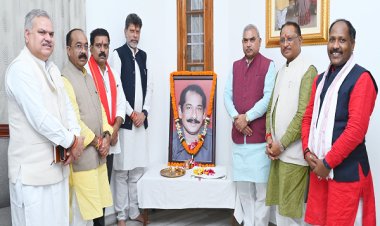 मुख्यमंत्री श्री विष्णु देव साय ने पूर्व केन्द्रीय मंत्री स्वर्गीय श्री दिलीप सिंह जूदेव की पुण्यतिथि पर उन्हें नमन किया