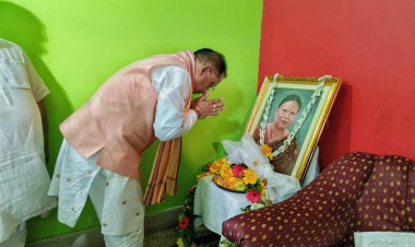 सीएम साय ने स्व झिंगिया उरांव को श्रद्धांजलि अर्पित की