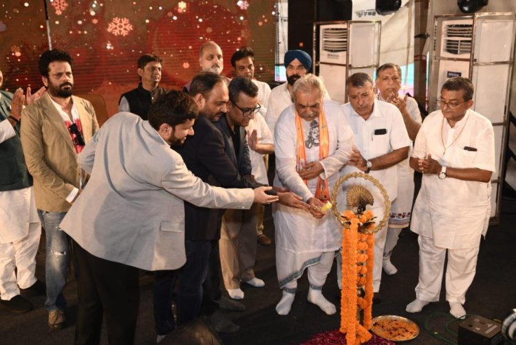 राजधानी रायपुर में 3 दिवसीय बी टू बी गारमेंट फेयर का हुआ शुभारंभ, किफायती दाम में एक ही जगह पर मिलेंगे विभिन्न मटेरियल के कपड़े, नहीं पड़ेगी दिल्ली-मुंबई जाने की जरूरत