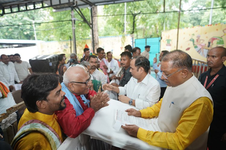 न्यूजीलैंड में आयोजित कॉमनवेल्थ गेम्स में सिल्वर मेडल जीतने वाली रीता के माता-पिता ने मुख्यमंत्री का जताया आभार