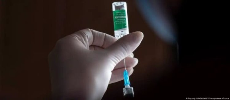 दुर्लभ मामलों में खून में थक्के जमा सकती है कोविशील्ड