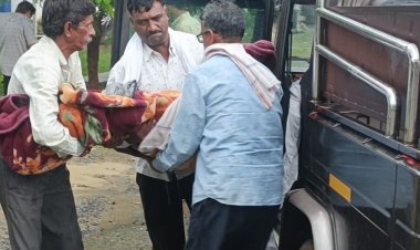 रिटायर कोल कर्मी ने लगाई फांसी:रात को सोने गए फिर दरवाजा नही खोला, दरवाजा तोड़कर शव निकाला गया