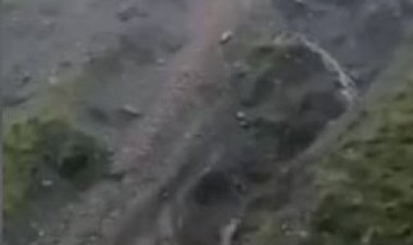 उत्तराखंड में भारी बारिश के बाद भूस्खलन से राष्ट्रीय राजमार्ग पर यातायात ठप