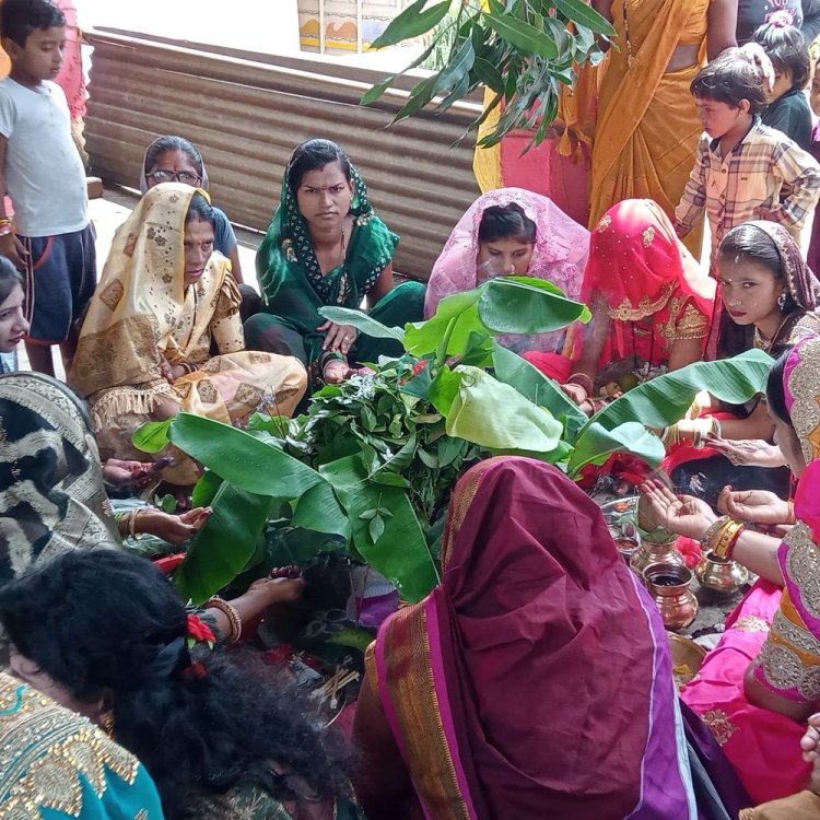 हरतालिका तीज आज:युवती, सुहागन महिलाओं ने व्रत रखकर की शिव-पार्वती की पूजा