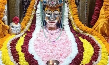 भोपाल बड़वाले महादेव मंदिर में रक्तचंदन से रुद्राभिषेक:बाबा बटेश्वर व मां गौरा शीतलदास की बगिया में आज करेंगे नौका विहार