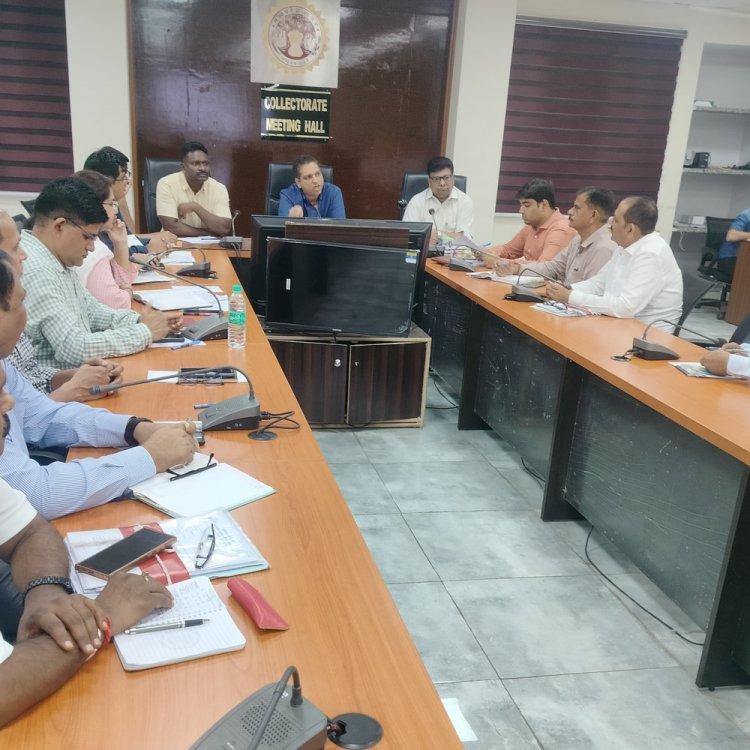 शुक्रवार को आएगी डीएपी खाद की रैक:कलेक्टर ने अधिकारियों को दिए निर्देश; बोले- शिकायत नहीं आनी चाहिए, सभी किसानों को खाद मिलेगी