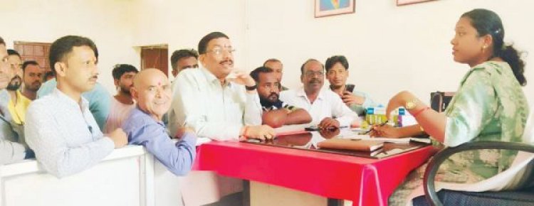 नपं  जरही की मतदाता सूची में वोटरों का भारी संख्या में वार्ड परिवर्तन, तहसीलदार को सौंपा ज्ञापन