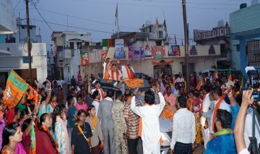 रायपुर दक्षिण उपचुनाव के आखिरी दौर में सुनील सोनी का जनसंपर्क तेज, हर मतदाताओं तक पहुंचने का लक्ष्य