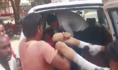 पार्किंग के दौरान अनियंत्रित हो गई कार, पांच बच्चे घायल