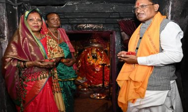 मुख्यमंत्री ने की मां दंतेश्वरी की पूजा-अर्चना