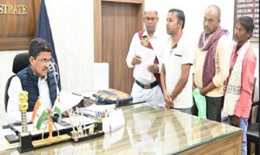 जनदर्शन में कलेक्टर ने सुनी लोगों की समस्याएं