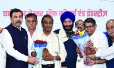 थोक कपड़ा और श्री गुरूनानक चौक व्यापारी संघ  के नए पदाधिकारियों का चेम्बर ने किया सम्मान