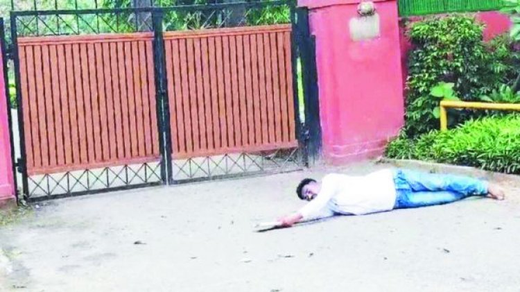 वित्तीय अनियमितताओं और विकास कार्यों में लापरवाही मामले में बंबूरडीह सरपंच को पद से हटाया