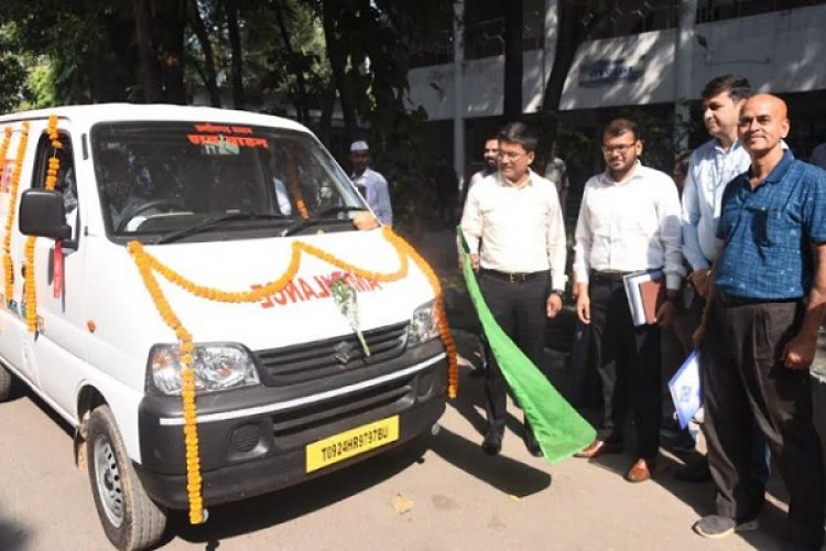 डीएमएफ से मिले दो नये शव वाहन