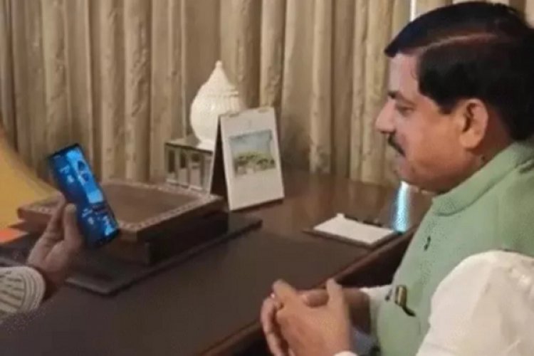 मंत्रियों संग आज 'द साबरमती रिपोर्ट' फिल्म देखेंगे सीएम मोहन यादव, अभिनेता विक्रांत से वीडियो कॉल पर की बात