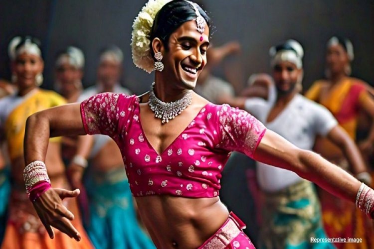 पति की अजीब हरकत से परेशान हुई पत्नी, लड़कियों के कपड़े पहनकर नाचने का शौक, FIR दर्ज