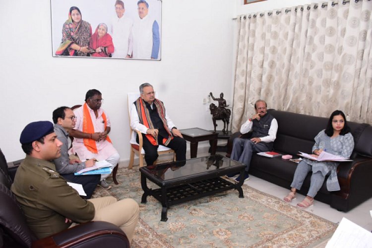 आम जनता से जुड़े लोकहित के कार्य प्राथमिकता से करने की जरूरत : डॉ. रमन सिंह