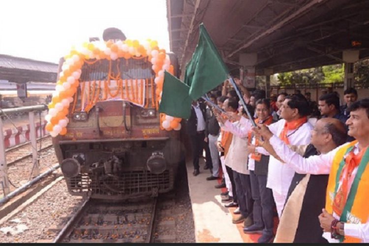 850 श्रद्धालु अयोध्या धाम के लिए हुए रवाना