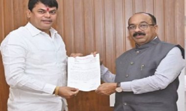 दया सिंह ने पीडब्ल्यूडी मंत्री अरूण साव से मिलकर कर रखी जिलेवासियों की समस्या